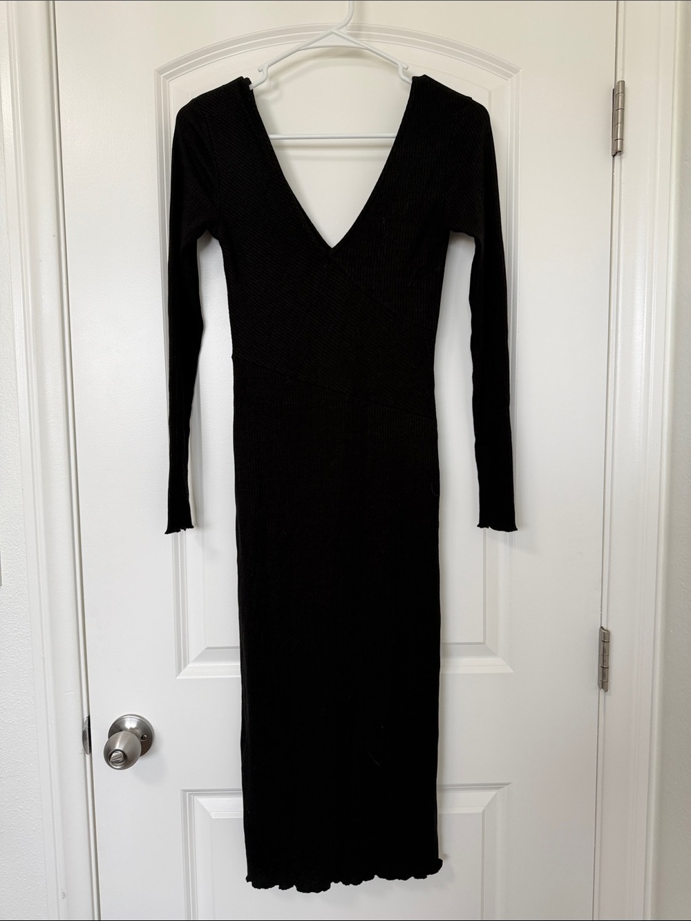 Topshop Long Sleeve V-Neck Ribbed Midi Dress - Black